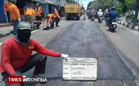 Meski Kewenangan Pusat, Pemkab Gresik Perbaiki Jalan Kartini dan Veteran