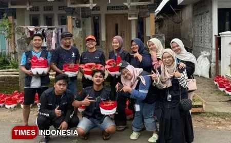 Mahasiswa KSM UNISMA Sulap Limbah Plastik Jadi Media Tanam Produktif di Dusun Meloan Sidorejo