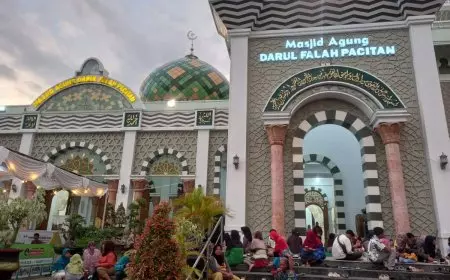 Berburu Takjil Ramadan di Masjid Agung Darul Falah Pacitan