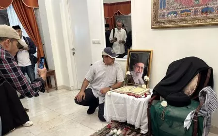 Ratusan Warga Padati Kediaman Dubes Iran di Jakarta, Doa Bersama untuk Ali Khamenei