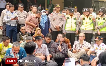 Bupati Bondowoso Sebut Tuntutan Massa Aksi Sejalan dengan Keinginan Pemerintah