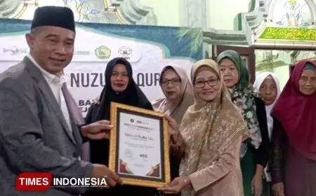 Istiqamah Baca Qur'an, Jemaah Masjid Jami' Baiturrahim Curungrejo Terima Penghargaan
