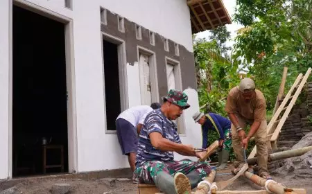 Satgas TMMD 127 Kodim 0808 Blitar Masuki Tahap Finishing RTLH Mbah Nyatemi