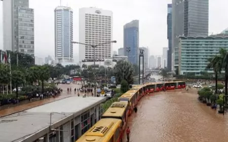 Banjir Jakarta: 17 Rute Transjakarta Mengalami Pengalihan dan Penyesuaian Operasional