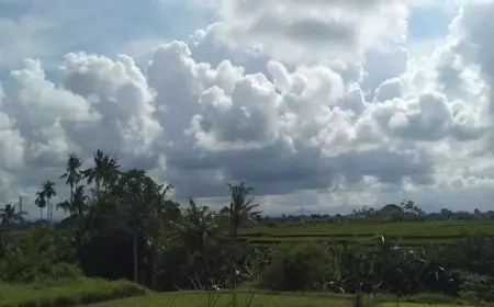 BMKG: Sebagian Besar Wilayah Indonesia Diprediksi Berawan Hari Minggu Ini