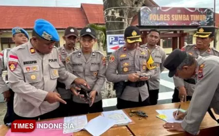 Gelar Pemeriksaan, Wakapolres Sumba Timur Pastikan Penggunaan Senpi Sesuai Prosedur