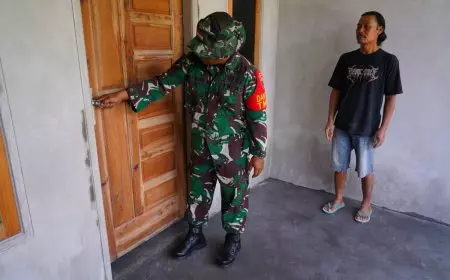 Jelang Penutupan TMMD 127, Dan SSK Kodim 0808 Blitar Cek Rumah RTLH Bu Muntiani di Desa Krisik