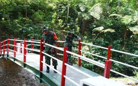 Satgas TMMD 127 Kodim 0808 Blitar Cek Jembatan Merah Putih di Desa Krisik, Pembangunan Rampung 100 Persen