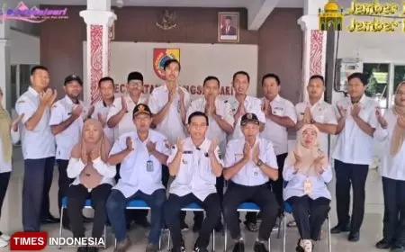 THR Lebaran Pasti Cair, Camat Bangsalsari Bersama Stafnya Ucapkan Terima Kasih ke Bupati Jember