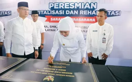 Gubernur Khofifah Kagumi edOTEL SMKN 1 Jombang Setara Hotel Berbintang