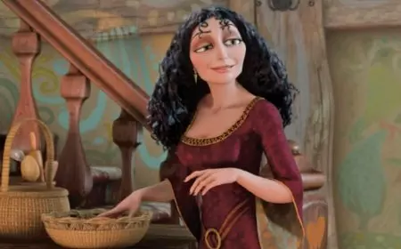 Bukan Scarlett Johansson, Ini Pemeran Mother Gothel di Film Tangled