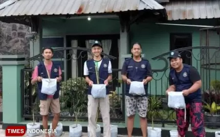 Perkuat Ketahanan Pangan Desa, KSM-N 55 UNISMA Gelar Program Budidaya Tanaman Polibag