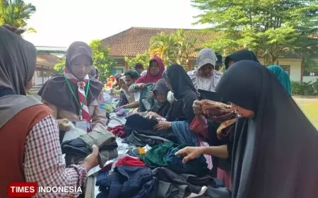 Ramadan Penuh Kepedulian, SMPN 1 Borobudur Bagikan Zakat dan Sembako