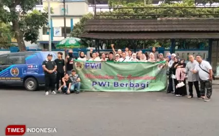 Pokja PWI Bandung Konsisten Tebar Takjil untuk Masyarakat