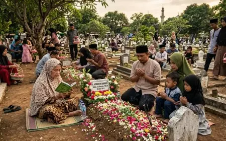 Jelang Lebaran, Ziarah Kubur Jadi Momentum Mendoakan Leluhur dan Introspeksi