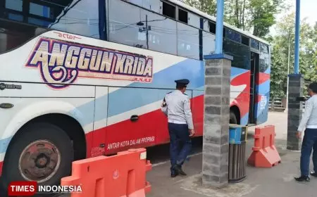 Mudik Lebaran 2026, Petugas Terminal Bondowoso Cek Kelaikan Bus