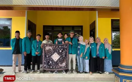 Mahasiswa KSM-T Universitas Islam Malang Hadirkan Batik Perdana Desa Wonoayu dalam Bentuk Udeng
