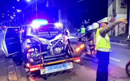 Satlantas Polres Jakarta Timur Sterilisasi Jalur Mudik dari Ranjau Paku