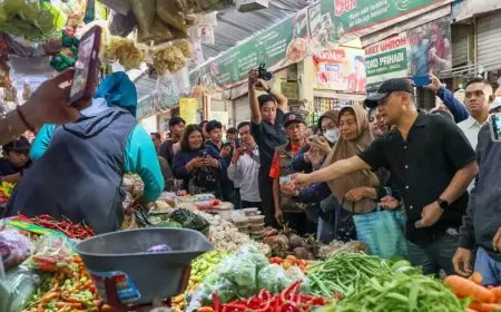 Jelang Lebaran, Gubernur Jateng Sidak Pasar Sragen: Harga Stabil, Stok Aman