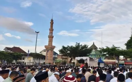 Ribuan Jemaah Muhammadiyah Laksanakan Sholat Idul Fitri 1447 H di Alun - alun Banjarnegara