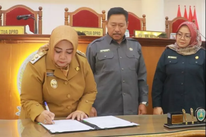 DPRD Ponorogo Sahkan Tiga Raperda Strategis Menjadi Perda