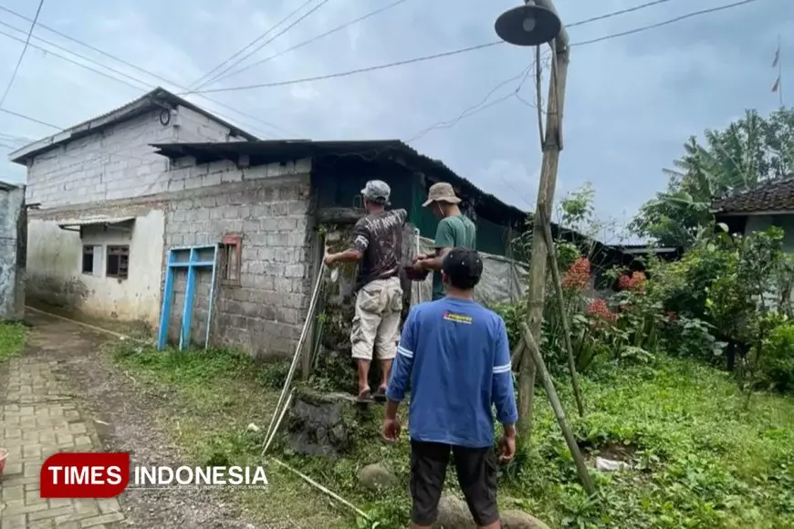 Peduli Kebutuhan Dasar Warga, KSM-N 55 UNISMA Perbaiki Sarana Air Bersih