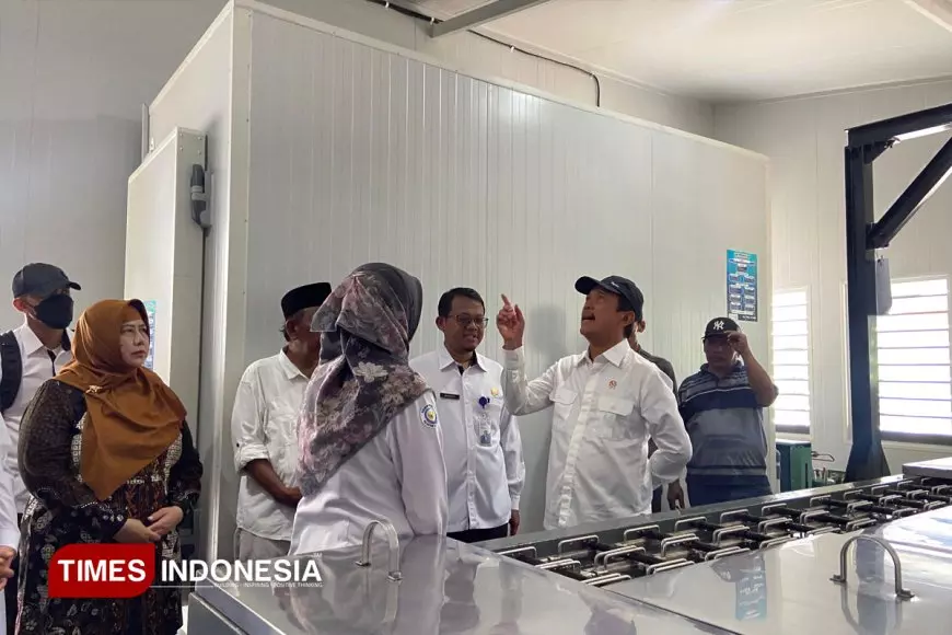 Menteri KKP Apresiasi Kualitas Kampung Nelayan Merah Putih Lateng Banyuwangi
