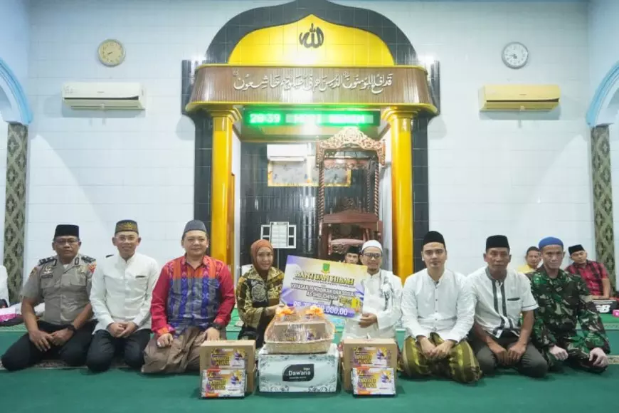 Wali Kota Mojokerto Serahkan Bantuan Hibah Rp75 juta kepada Masjid As Sholichiyah