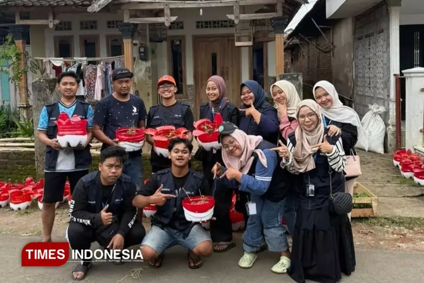 Mahasiswa KSM UNISMA Sulap Limbah Plastik Jadi Media Tanam Produktif di Dusun Meloan Sidorejo