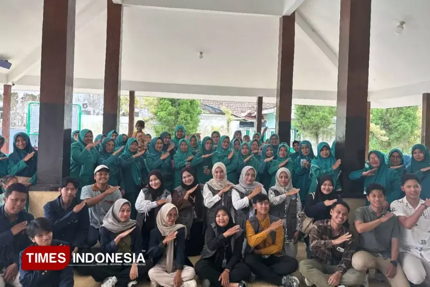 Mahasiswa KSM-T UNISMA Gelar Pelatihan Pembuatan Cookies Daun Kelor Bersama Ibu PKK Desa Wringnsongo