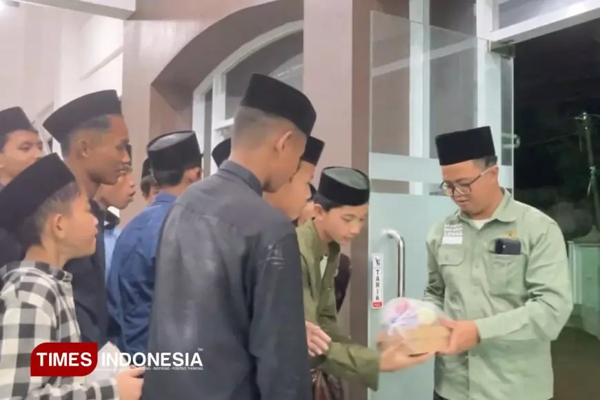 Ramadan 1000 Cahaya, Cara Baznas RI dan Ma’had Aly At-Tarmasi Bahagiakan 63 Anak Yatim Pacitan