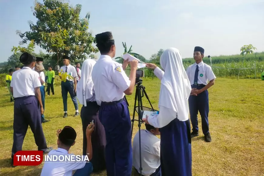 Belajar Layaknya Tim Produksi Profesional, Tim Film MTsN 9 Jombang Tumbuhkan Kreativitas, Kerja Sama, dan Percaya Diri Siswa