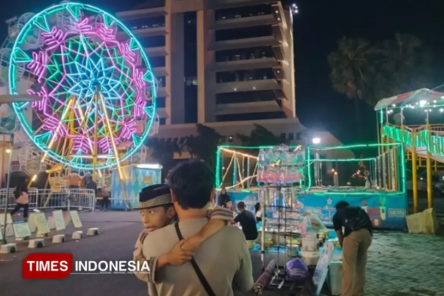 Disulap Jadi Pasar Malam, Wisma Ahmad Yani Jadi Spot Ngabuburit di Gresik