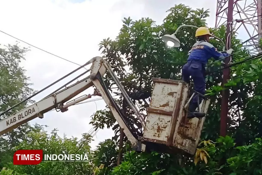 Tak Mau Jalur Mudik Gelap, Dinrumkimhub Blora Pasang 58 PJU Baru