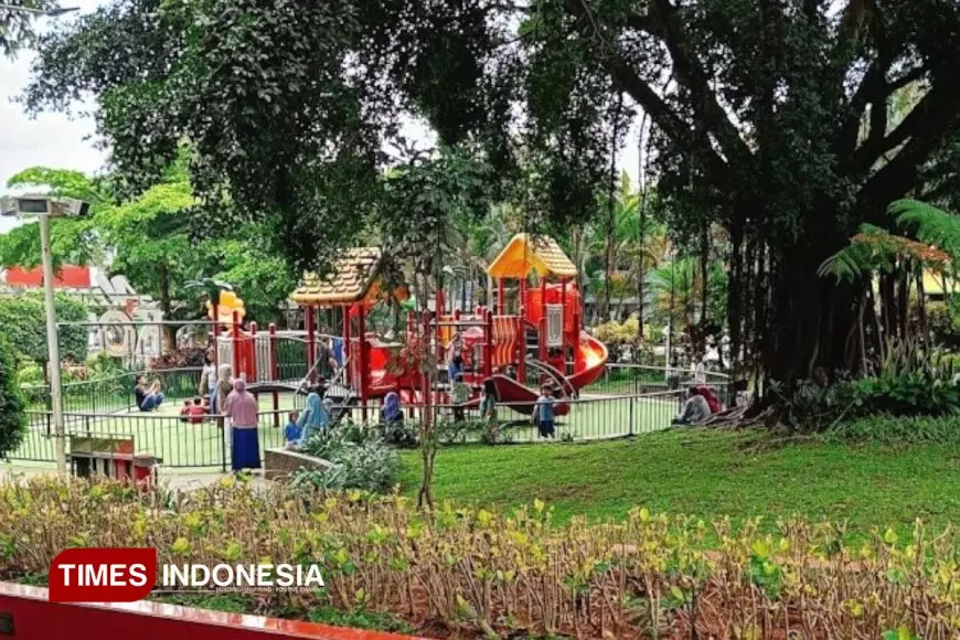 Nekat Merokok di Taman Kota Batu, Siap-Siap Kena Denda hingga Rp250 Ribu