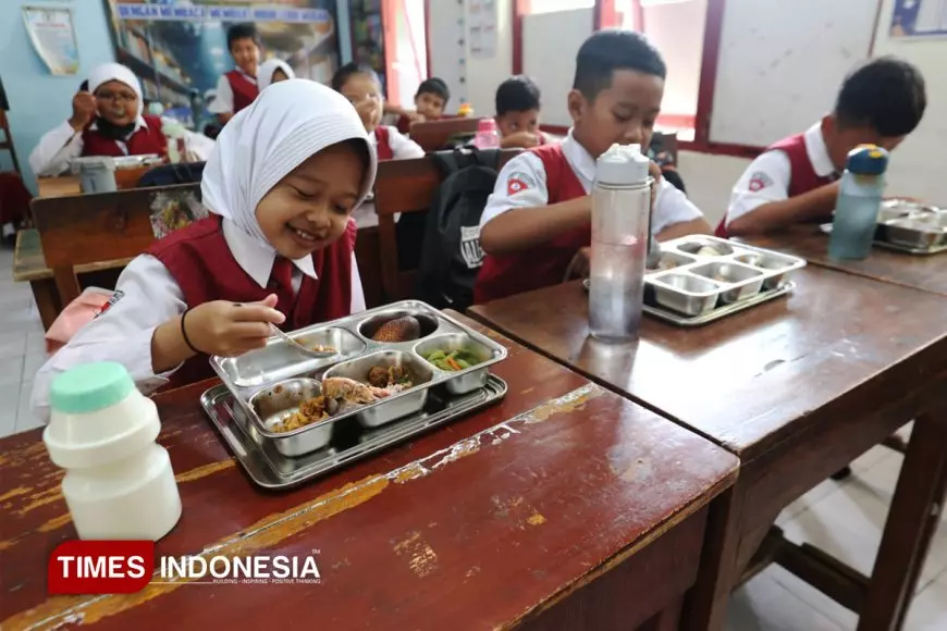 Menakar Kebijakan MBG: Ambisi 'Revolusi Gizi' vs Tantangan Tata Kelola