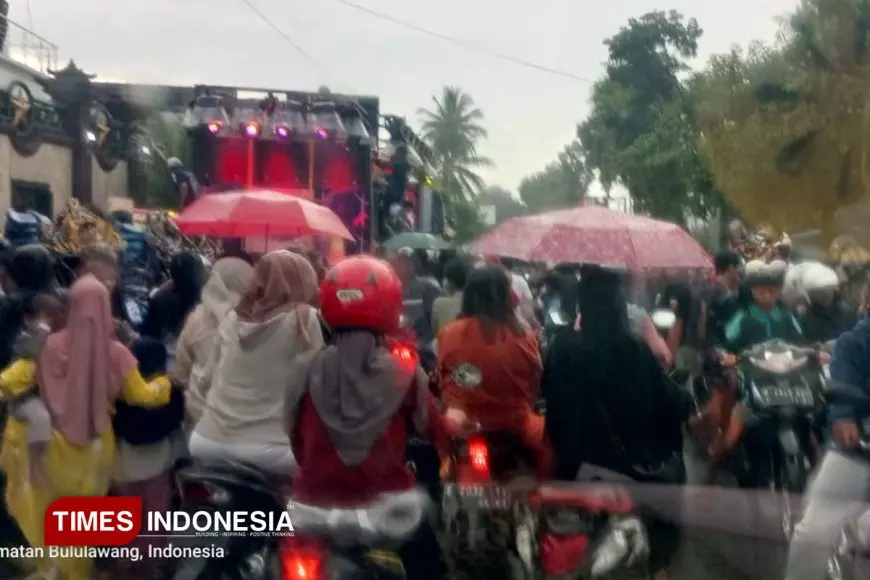 Berbagi Takjil On The Road Kendaraan Sound Horeg, Pengguna Jalan Keluhkan Kemacetan