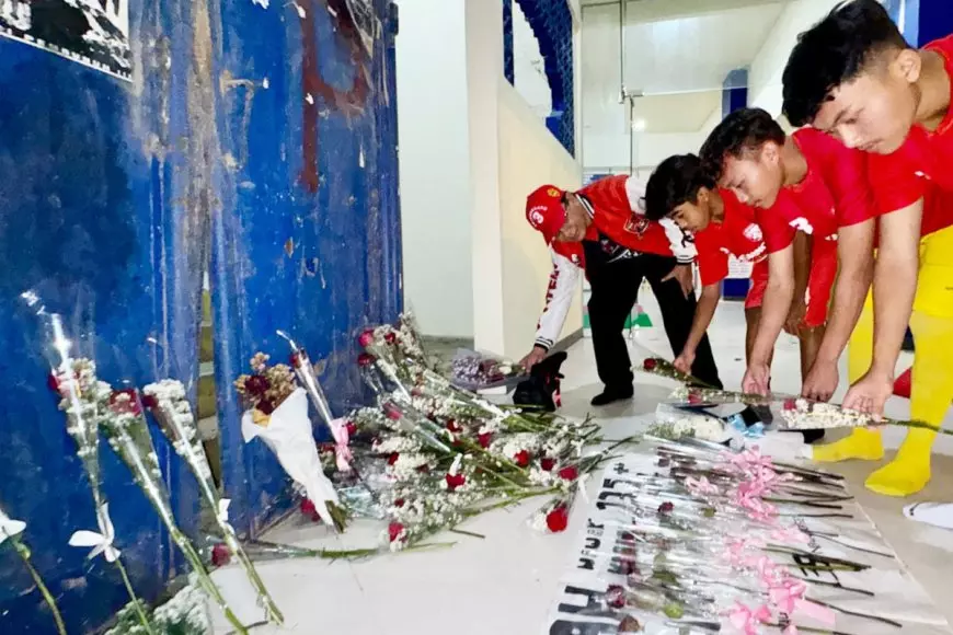 Kenang Tragedi Kanjuruhan, Seleksi Talenta Muda Banteng Jatim FC Diawali Tabur Bunga