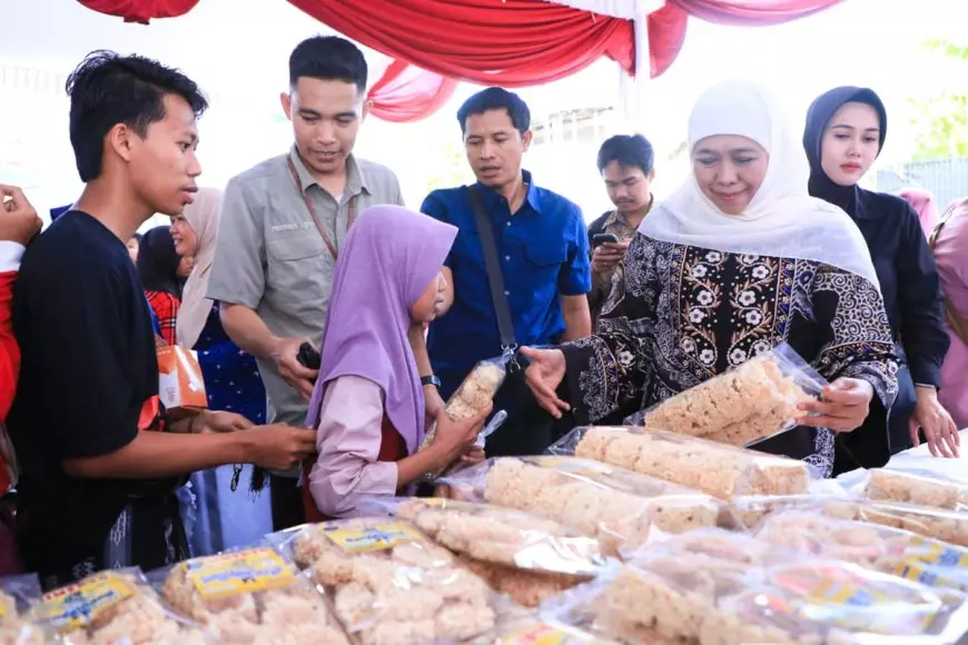 Masyarakat Pamekasan Serbu Pasar Murah Pemprov Jatim di Taman Parembhegen