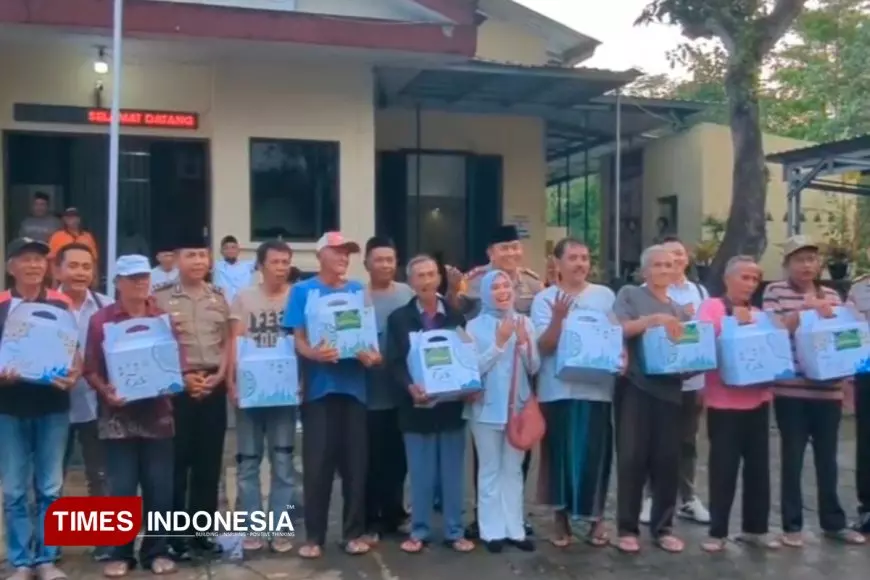 PWI dan Polres Bondowoso Berbagi untuk Sopir Terdampak Jembatan Sentong