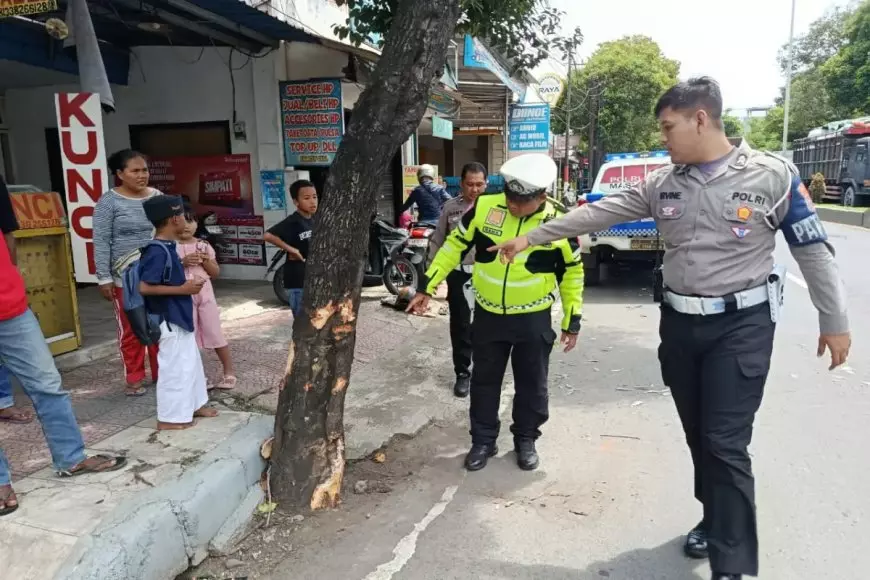 Kecelakaan Tunggal di Banyuwangi, Dua Orang Tewas Setelah Motor Tabrak Pohon