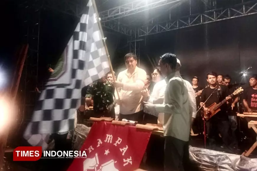 Program Prabowo Bergerak, Menteri PKP Lepas 14 Truk Genteng UMKM Majalengka