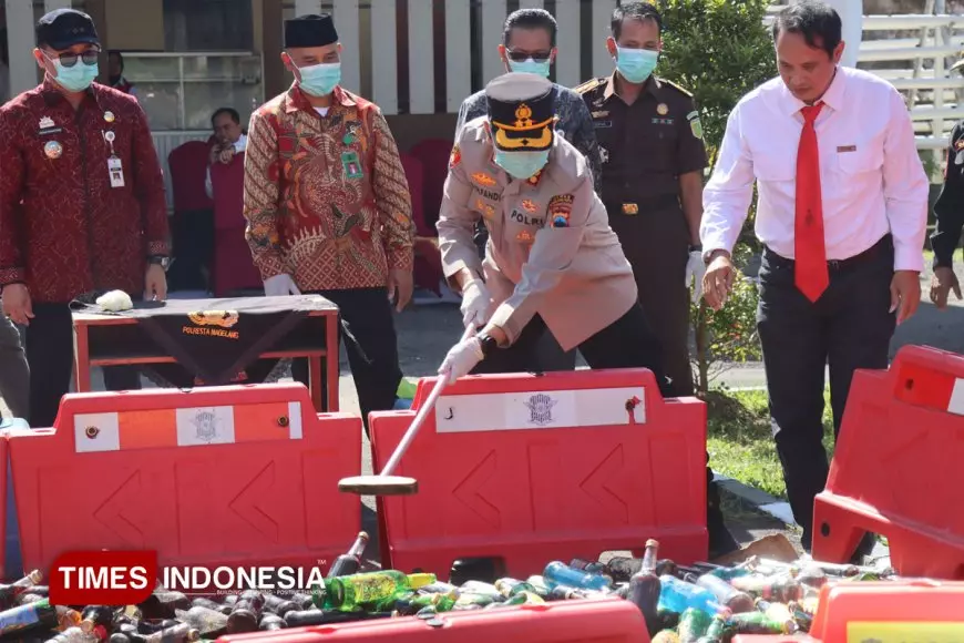 Cipta Kondisi Lebaran 2026, Polres Magelang Kota Musnahkan Ratusan Botol Miras