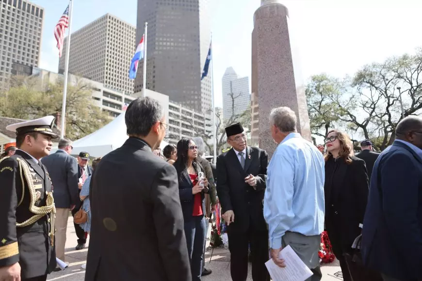 Dari Selat Sunda ke Houston, Ketika Ingatan Perang Dunia II Menyatukan Tiga Benua