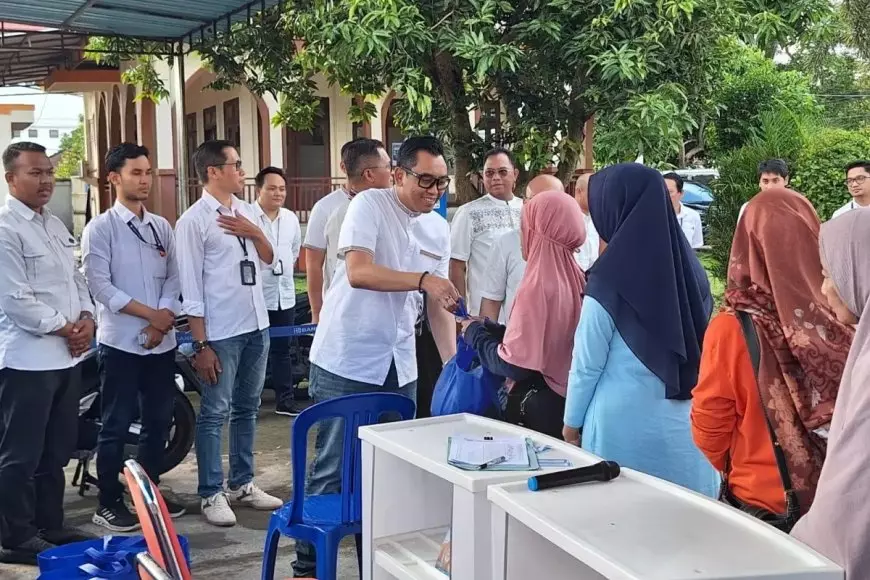 BRI Bagikan 1.000 Paket Sembako di Safari Ramadan Praya