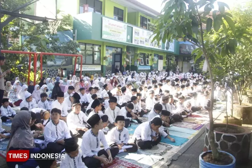 Dandim 0612 Tasikmalaya Berbagi Kebahagiaan Ramadan dengan Anak Yatim