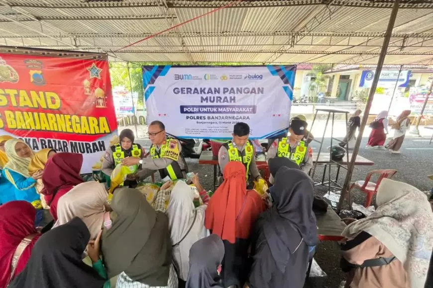 Polres Banjarnegara Gelar Pasar Murah, Bantu Warga Dapatkan Sembako Jelang Idul Fitri