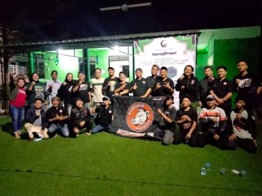 Sinergi Komunitas di Cianjur Makmurkan Masjid dan Santuni Ratusan Anak Yatim