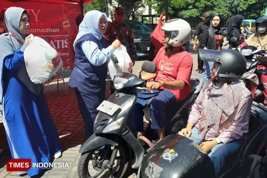 DNY Skincare Berbagi 2.600 Bingkisan Lebaran untuk Disabilitas, Anak Yatim, dan Warga Dhuafa di Sidoarjo