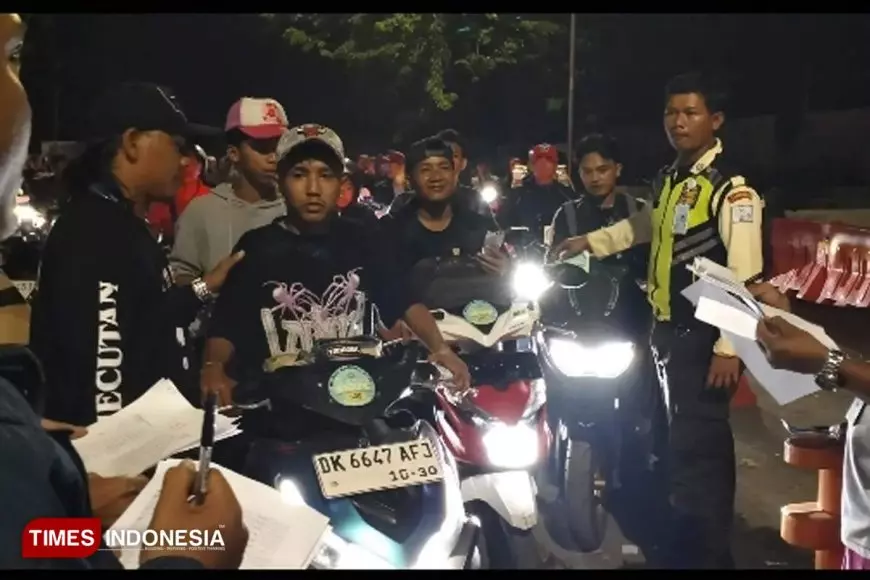 Arus Mudik ke Raas Capai Puncak, Penumpang Padati Pelabuhan Jangkar